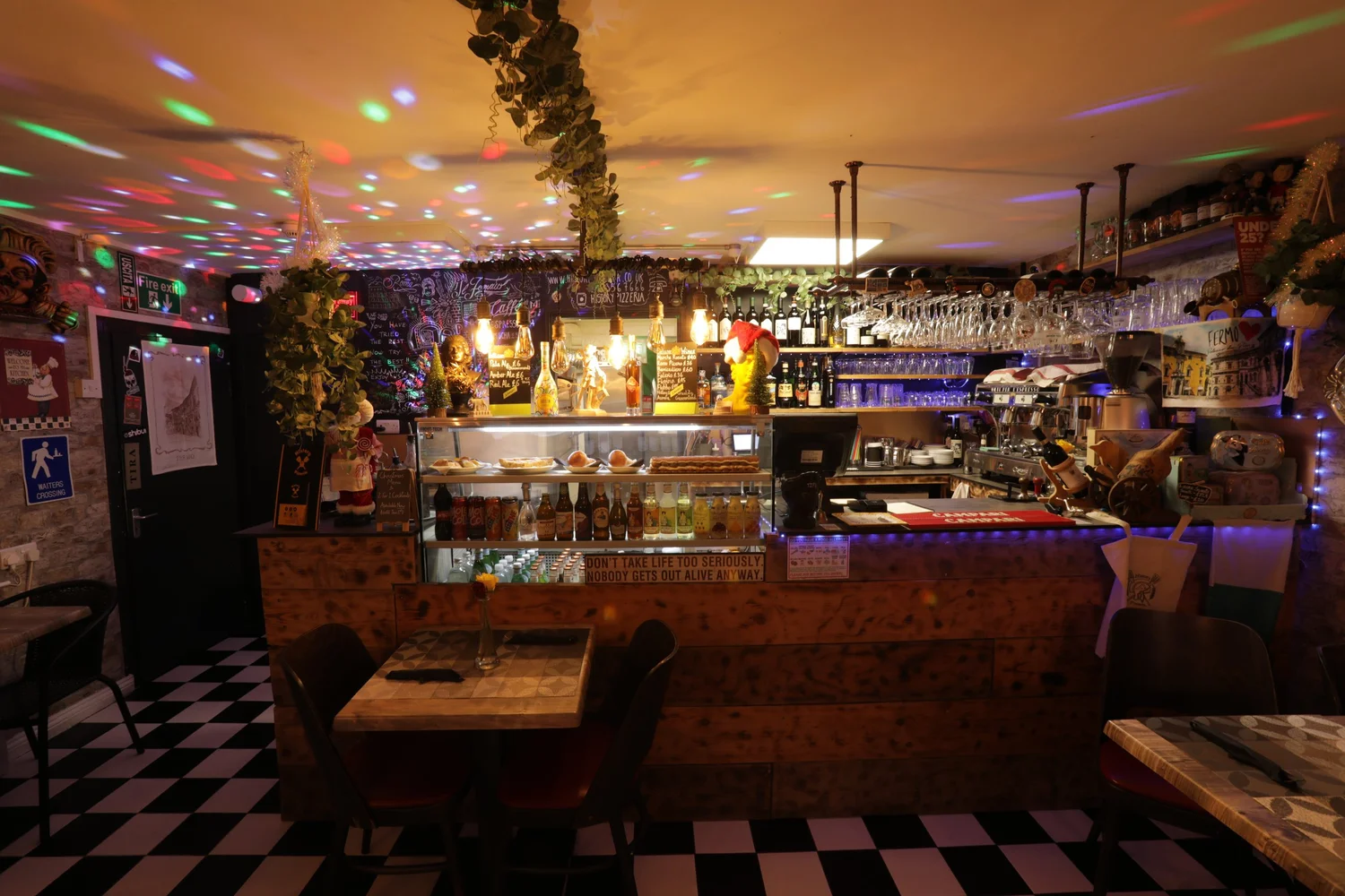 History Pizzeria bar