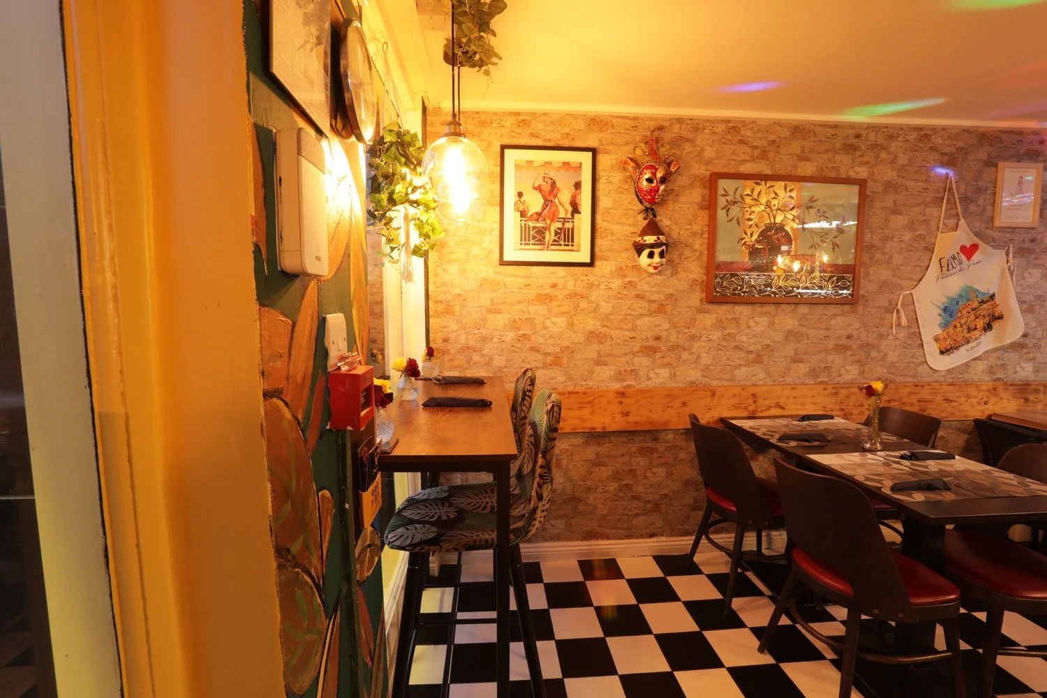 Candlelit tables at History Pizzeria